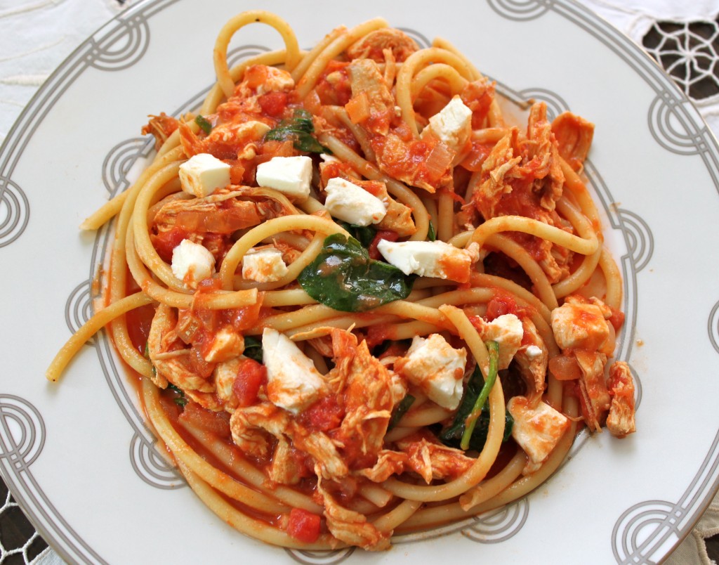 Chicken & Pasta w/ Easy, Sweet Tomato Sauce – Ramshackle Glam