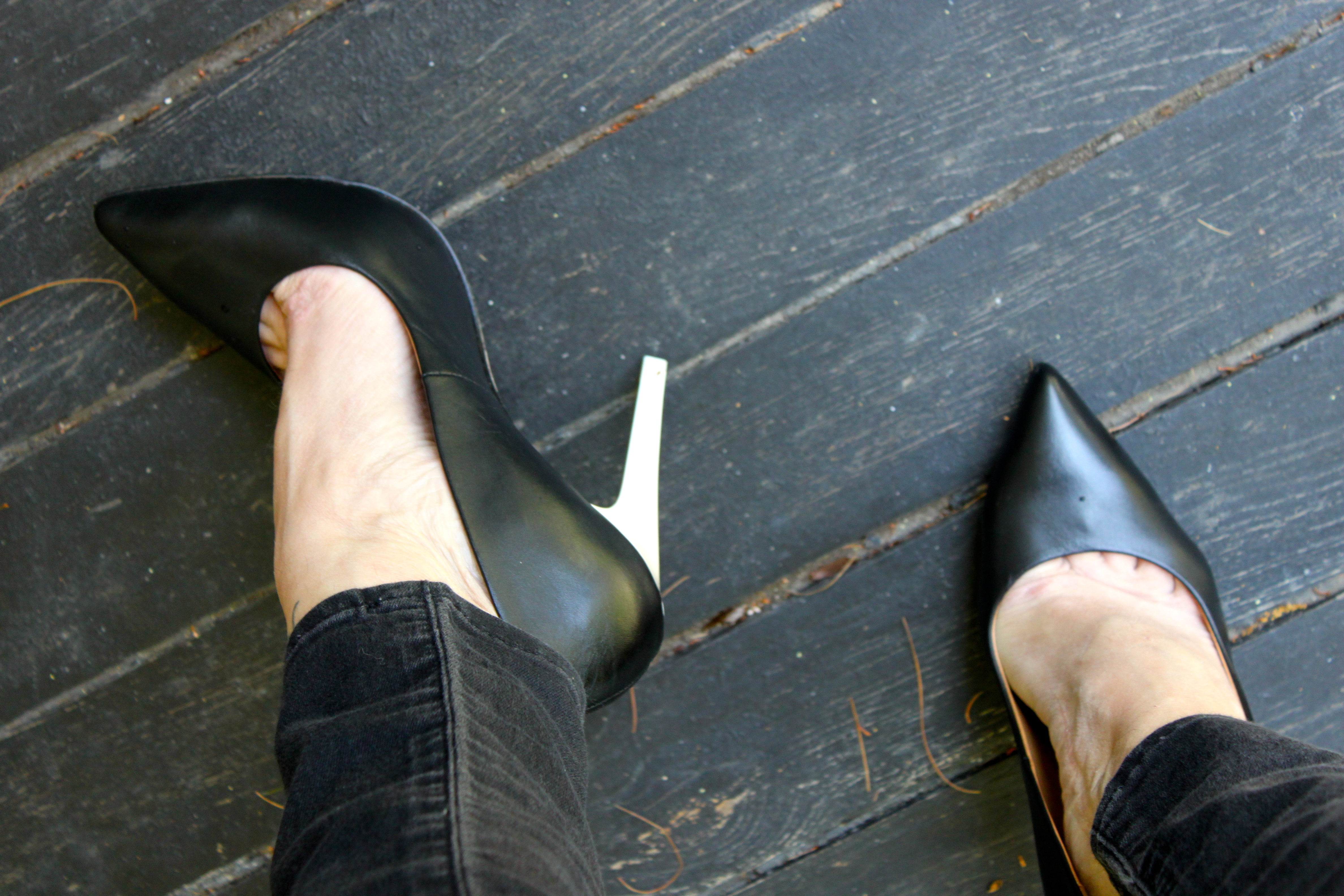How-To: Stretch Out Your Too-Tight Shoes – Ramshackle Glam